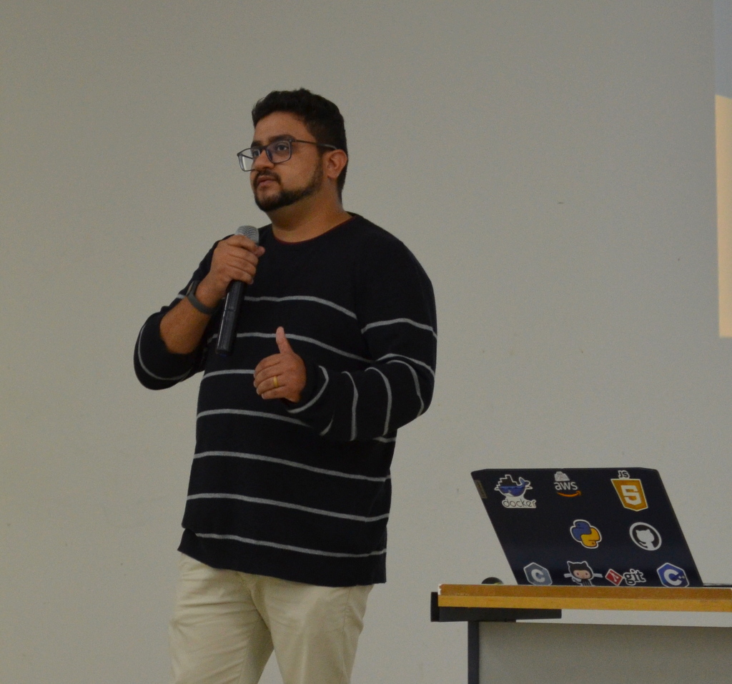 Imagem de curso de manutenção de computadores