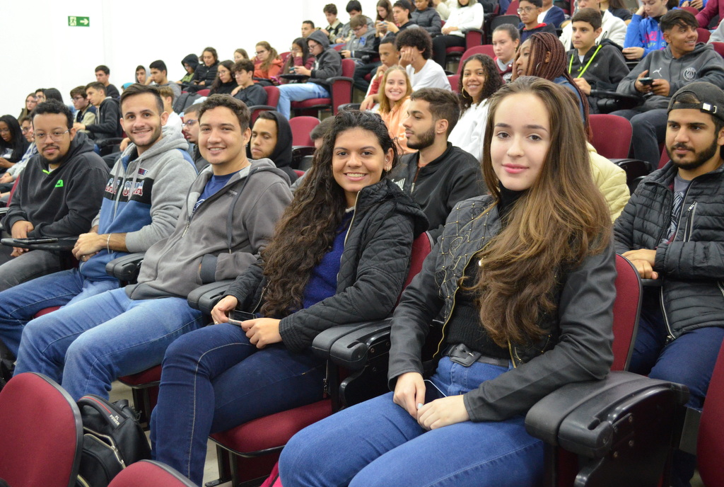 Imagem de curso de manutenção de computadores